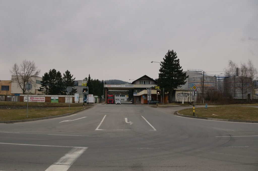 iRožnovsko.cz - křižovatka u Tesly - Rožnov