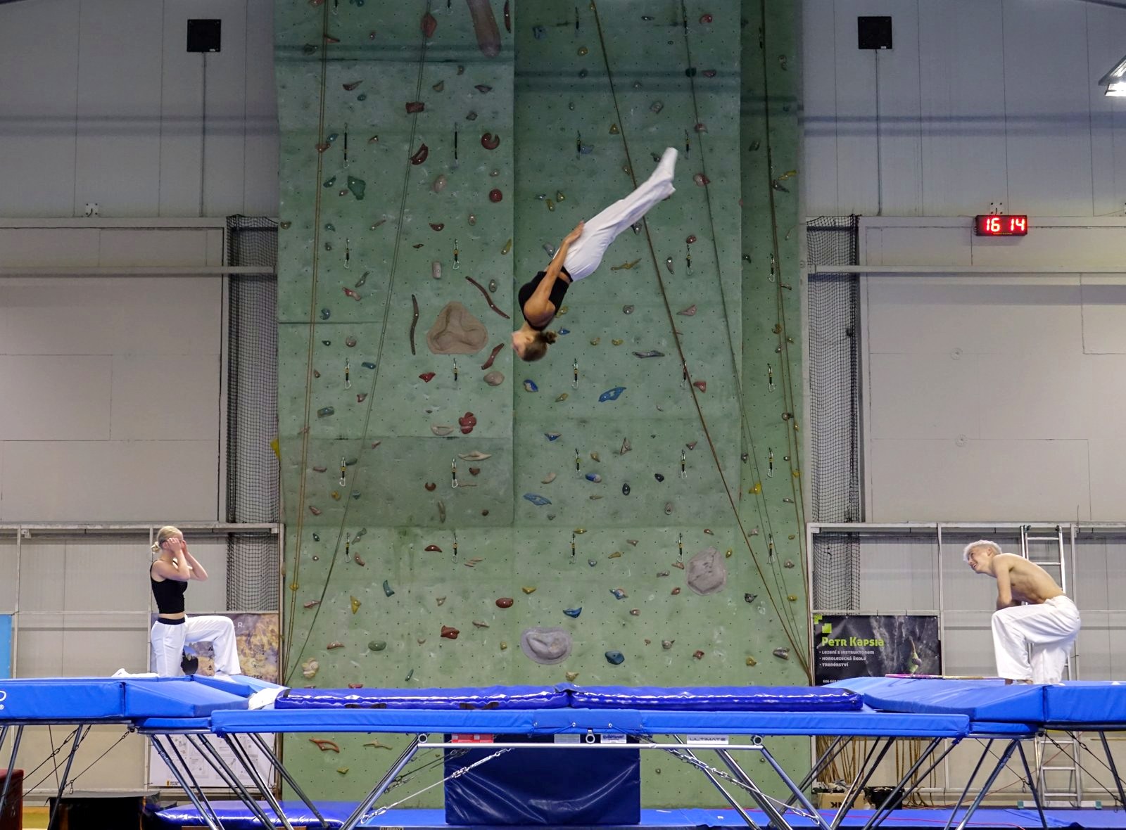 Vystoupení juniorských reprezentantů ve skocích na trampolíně