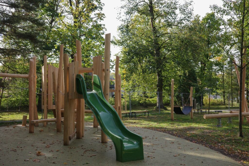 Nové dětské hřiště v Dolním parku